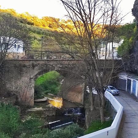 הוילה Setenil De Las Bodegas Casa Cueva La Tosca מראה חיצוני תמונה